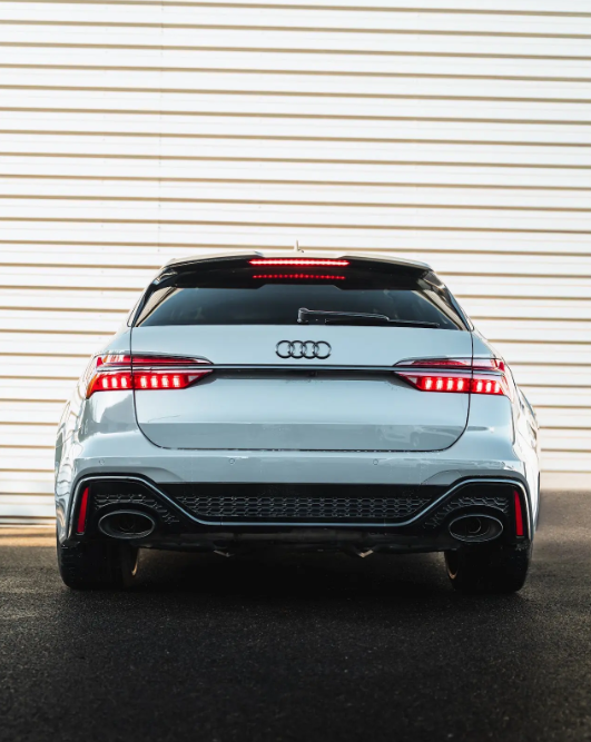 Audi RS6 Avant C8 – vue avant après réparation des pare-chocs